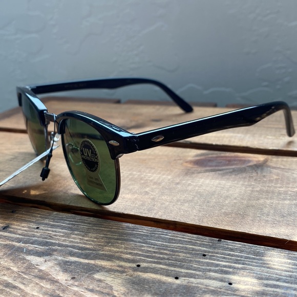 Vintage Style Clubmaster Sunglasses Black Frame/Green Lens NWT. UV400 Protection - Picture 4 of 6